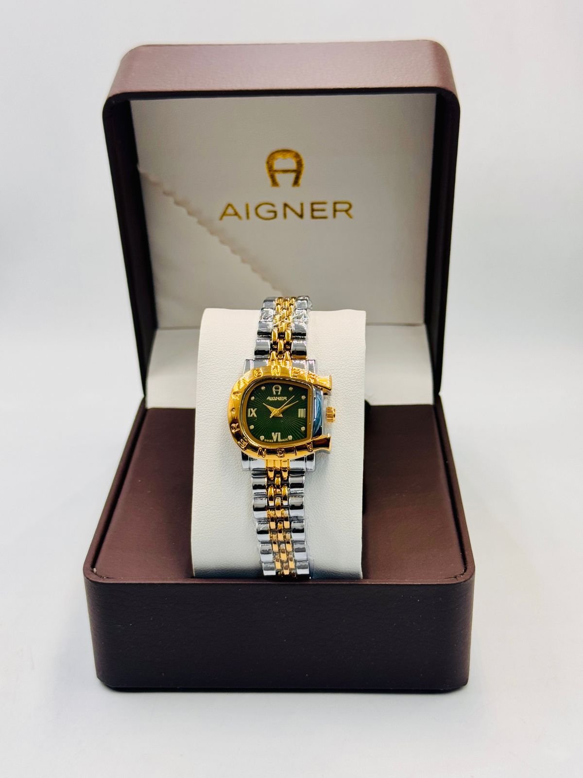 AIGNER - الصورة 2