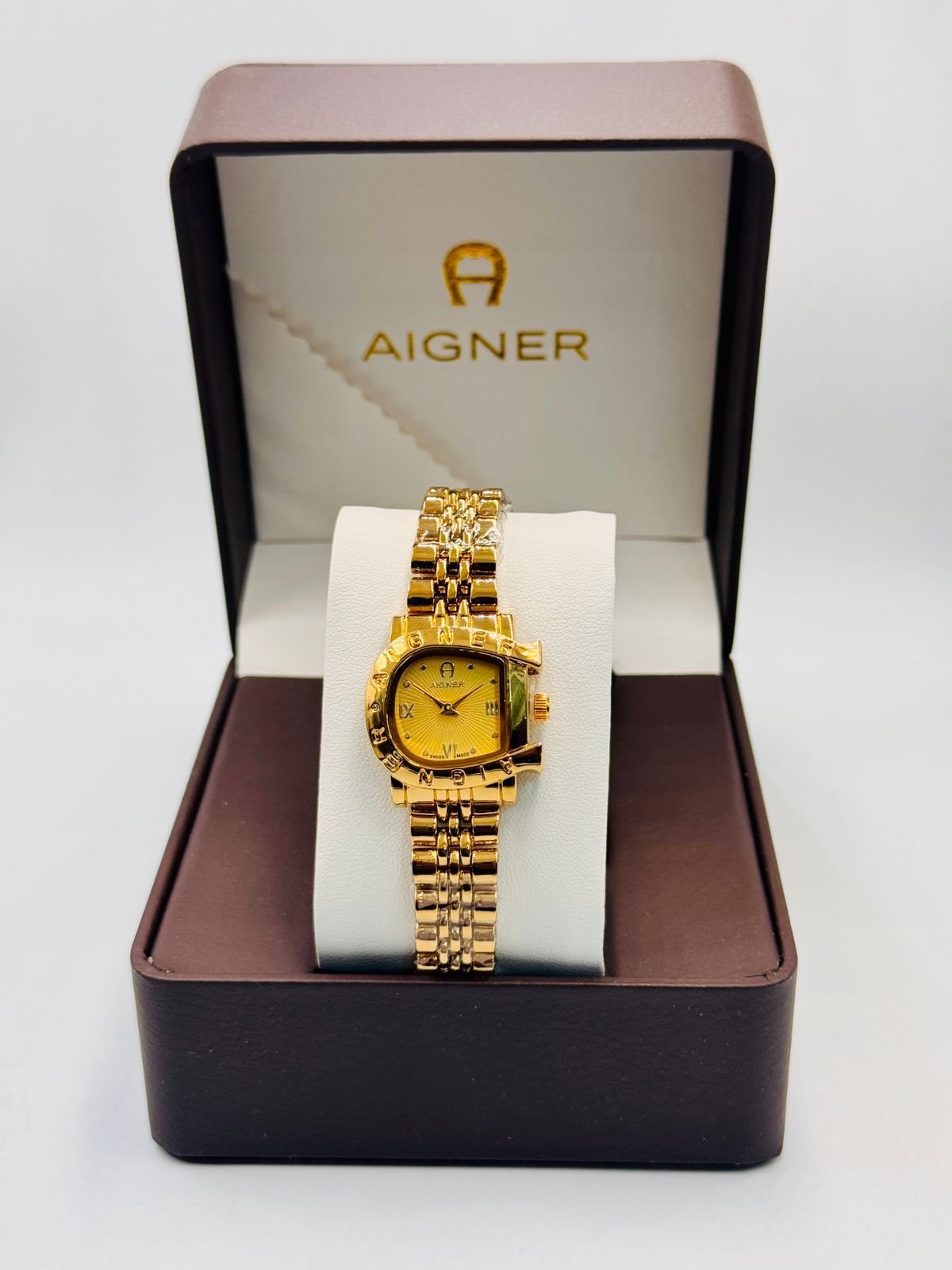 AIGNER - الصورة 3