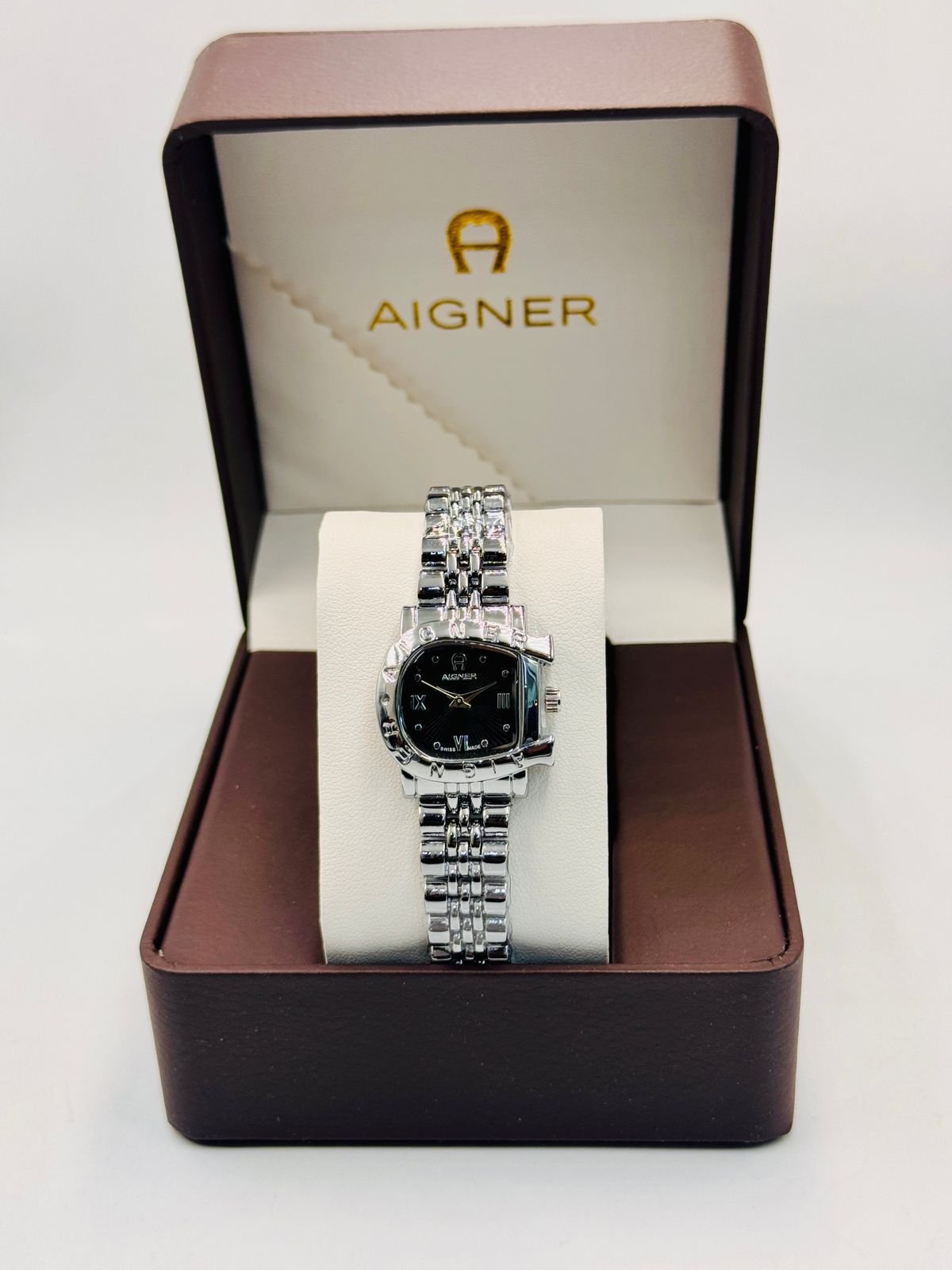 AIGNER - الصورة 4