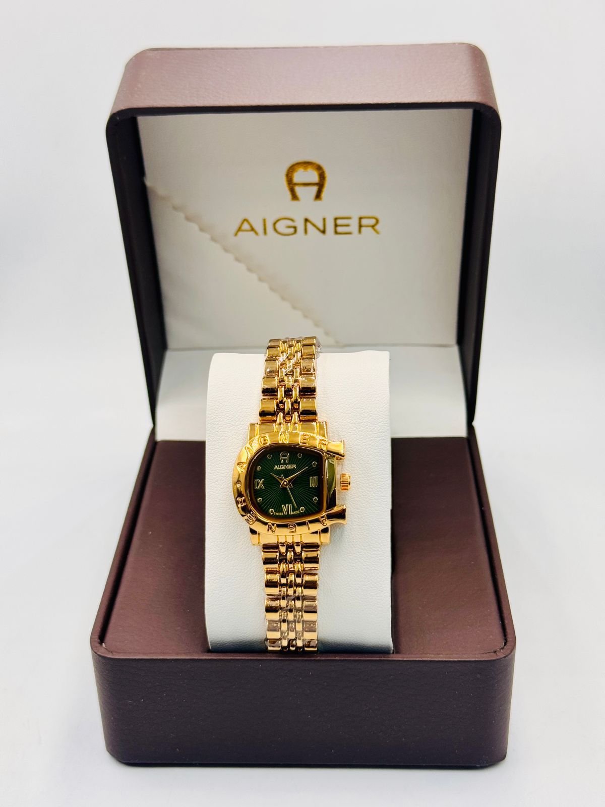 AIGNER - الصورة 7