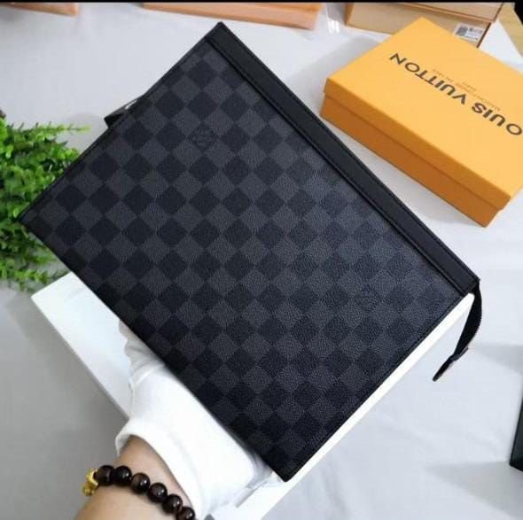 Louis Vuitton Pochette Voyage - الصورة 8
