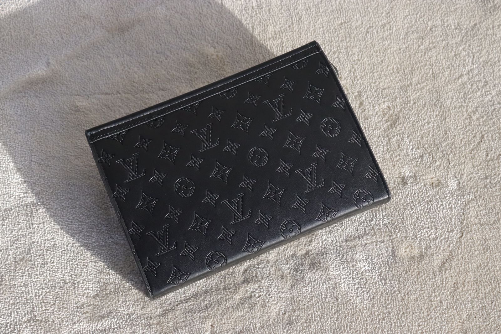 Louis Vuitton Pochette Voyage - الصورة 10