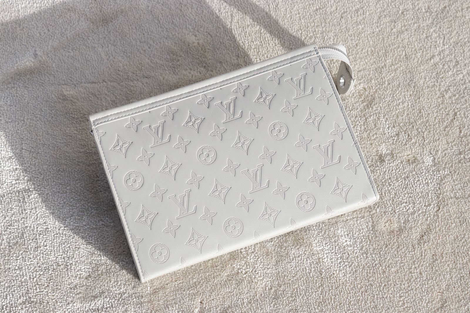 Louis Vuitton Pochette Voyage - الصورة 4